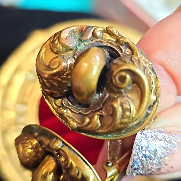 Art Nouveau Brass Clip On Earrings - Picture 4 of 5